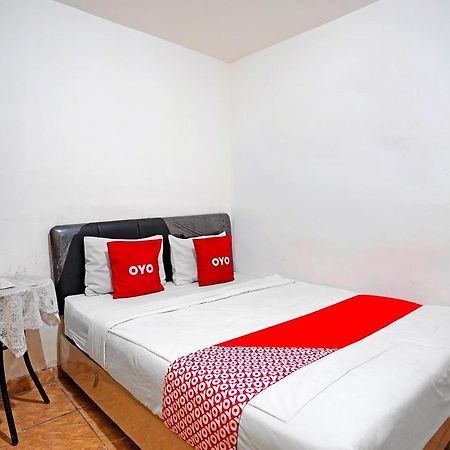 Oyo 91390 Kost Grand Royal Elite Hotel Surabaia Exterior foto
