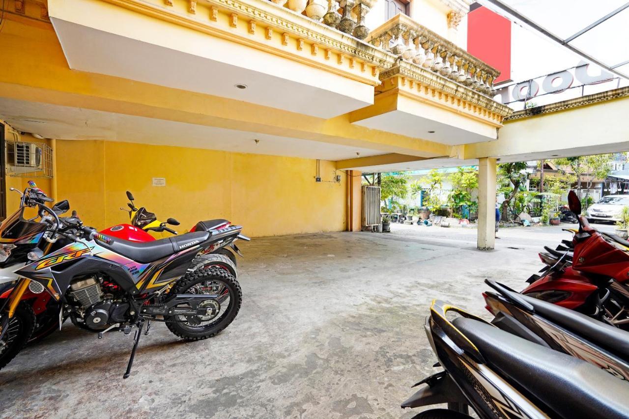 Oyo 91390 Kost Grand Royal Elite Hotel Surabaia Exterior foto