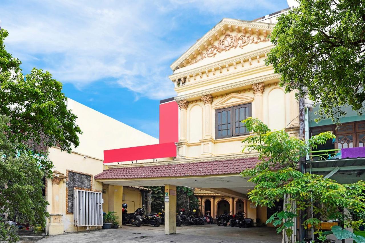 Oyo 91390 Kost Grand Royal Elite Hotel Surabaia Exterior foto