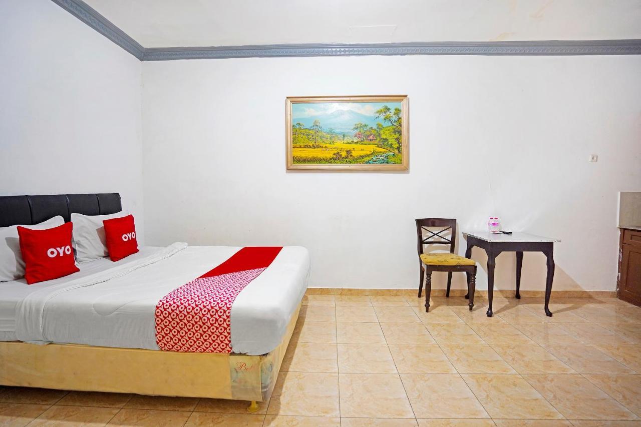Oyo 91390 Kost Grand Royal Elite Hotel Surabaia Exterior foto