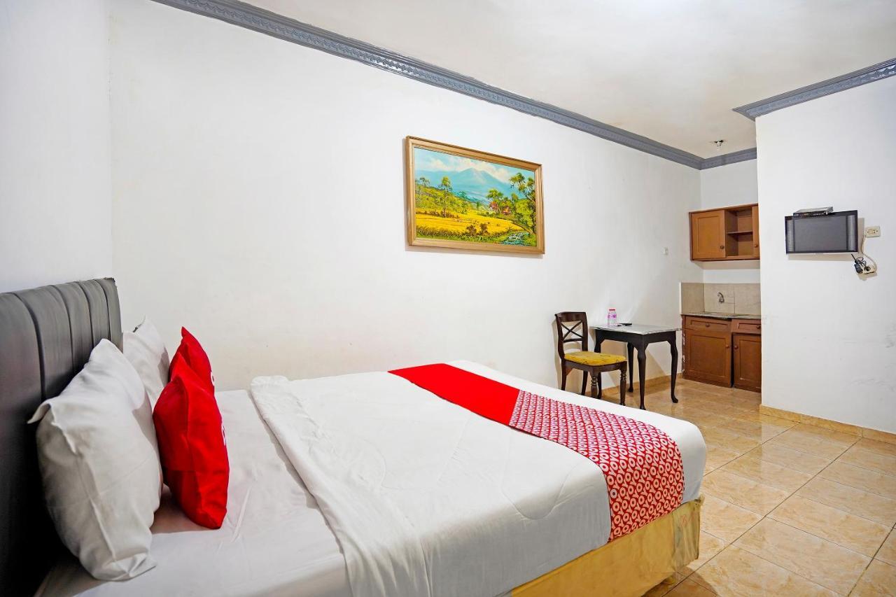 Oyo 91390 Kost Grand Royal Elite Hotel Surabaia Exterior foto